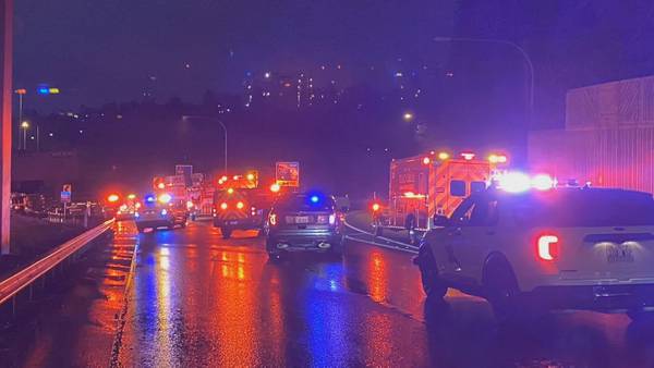 2 killed in wrong-way crash on I-705 in Tacoma; suspect arrested for DUI