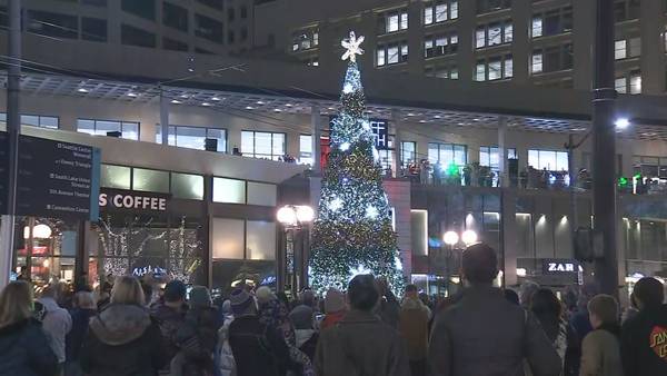VIDEO: Holiday season kicks off in downtown Seattle Friday