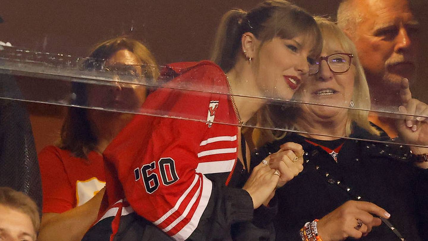 Travis Kelce notes Taylor Swift's bold appearance at Chiefs game