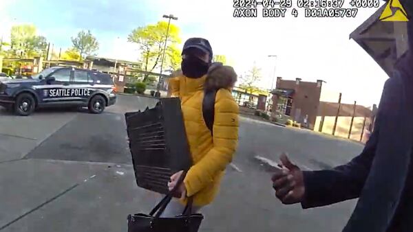 Caught on video: Cash register thieves didn’t even get out the door before Seattle police arrived