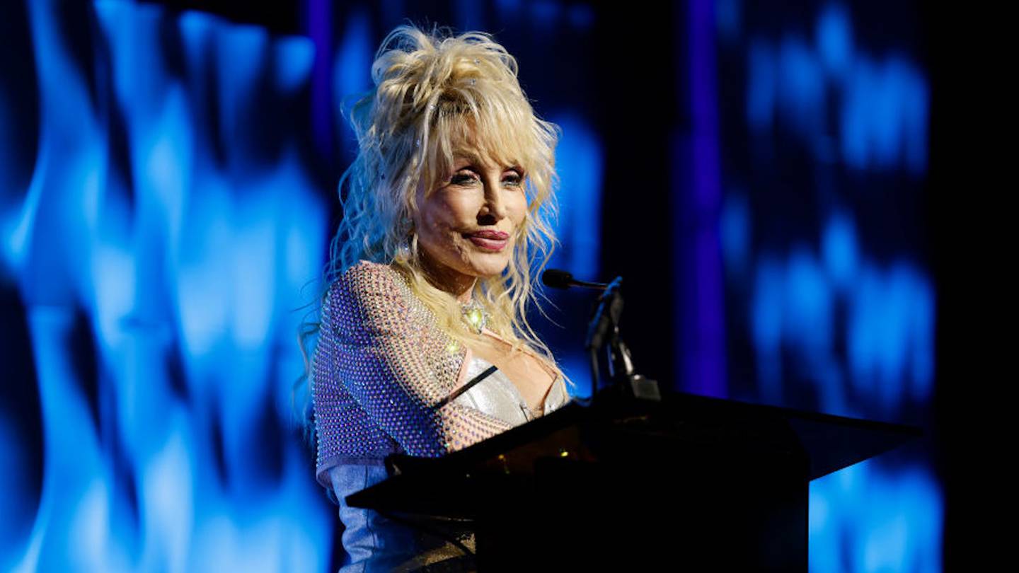 NFL Fans Adored Dolly Parton's Performance at Halftime of Cowboys