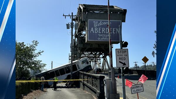 Bus crashes off bridge in Aberdeen, near Wishkah River