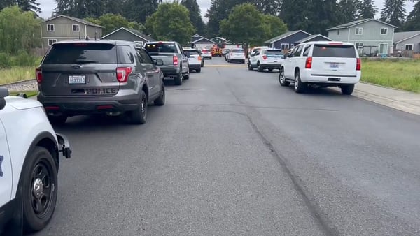 Law enforcement shoot, kill man in Spanaway shootout after suspect allegedly shot at state trooper