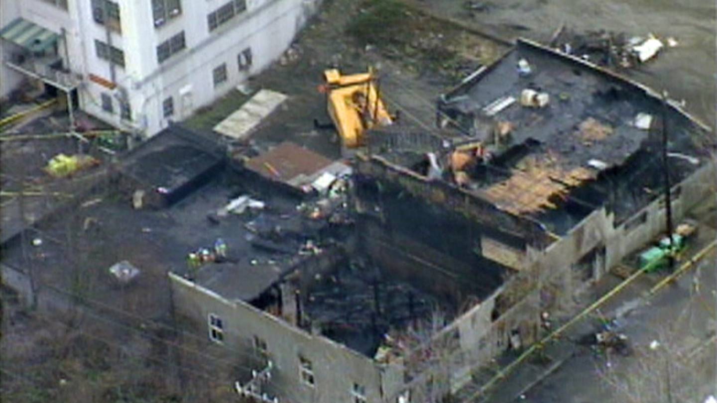 29年前：四名西雅图消防员在玛丽·庞仓库火灾中丧生