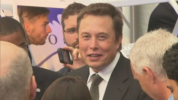 VIDEO: Elon Musk reverses decision, ready to buy Twitter