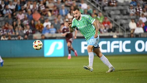 Albert Rusnák scores a goal as Sounders beat Rapids 1-0 for third consecutive shutout win