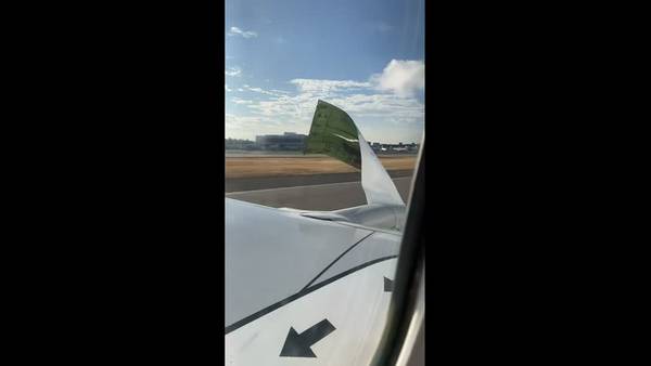 RAW: Scary moment on Alaska Airlines flight at Sea-Tac
