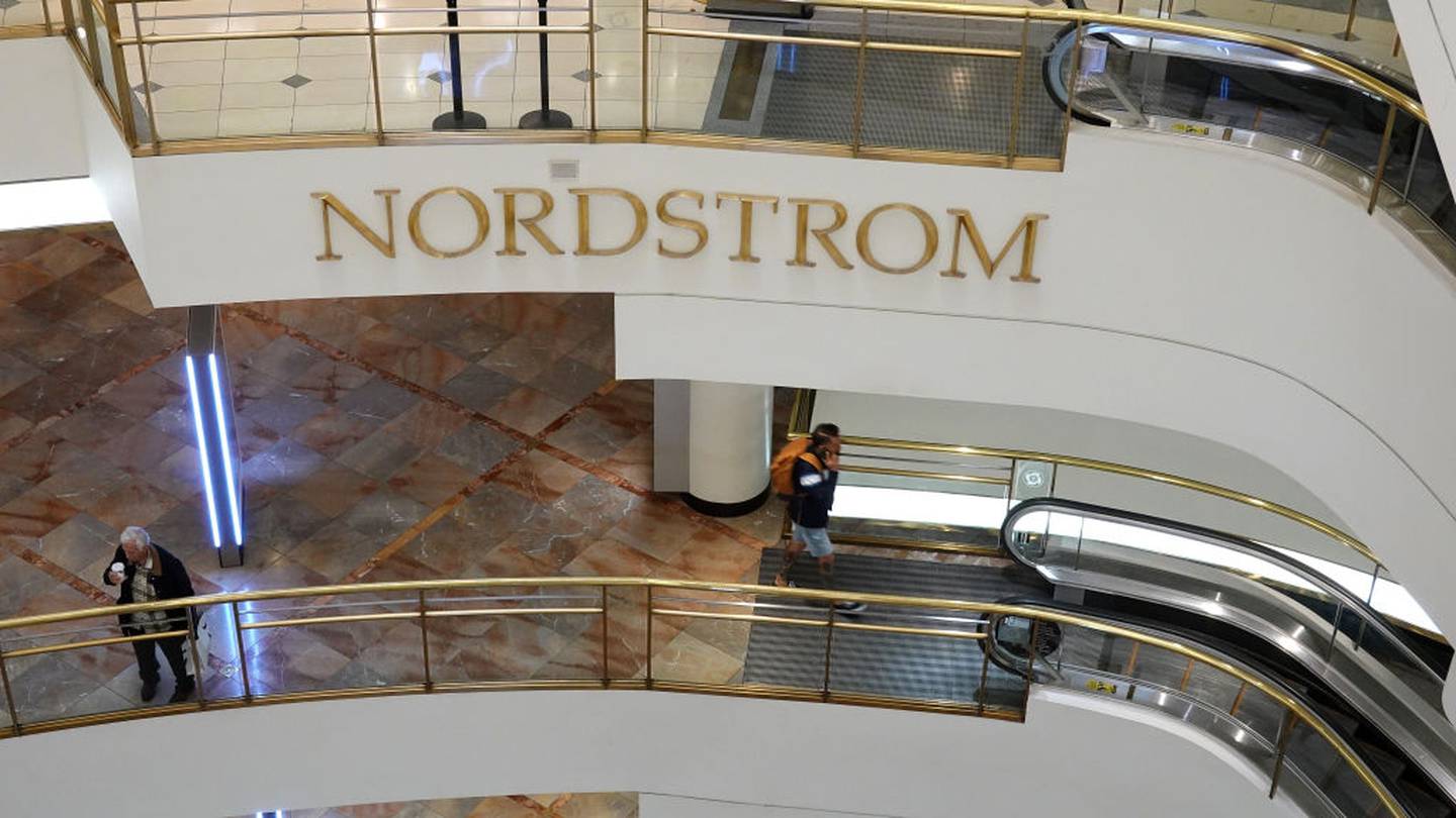 Shopping itineraries in Nordstrom Downtown Seattle in September