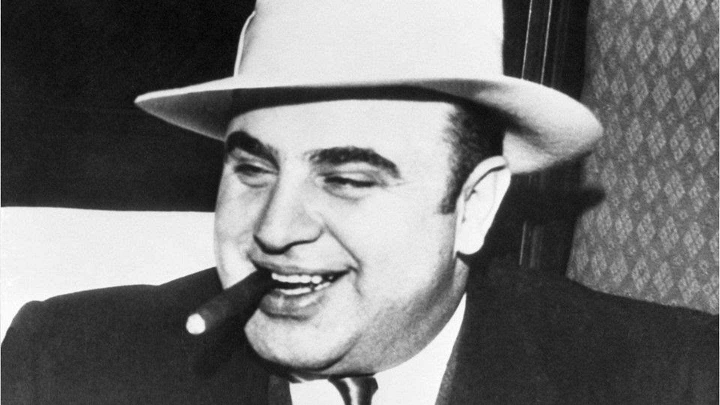 Al Capones Granddaughters Selling Mobsters Belongings Including Favorite Gun Kiro 7 News 