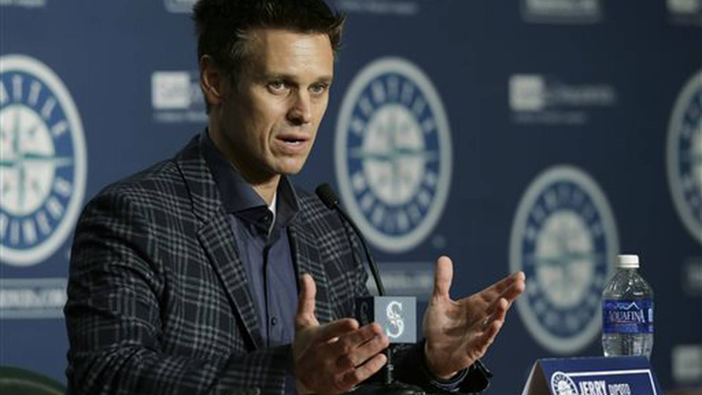 Dipoto Show Takeaways: Mariners looking for RH power, WBC update