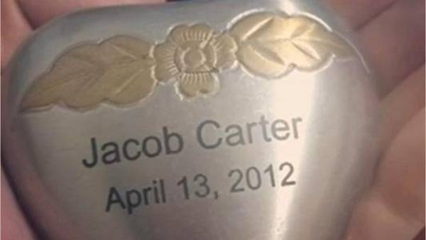 Tacoma mom pleads for return of stolen urn with son’s ashes