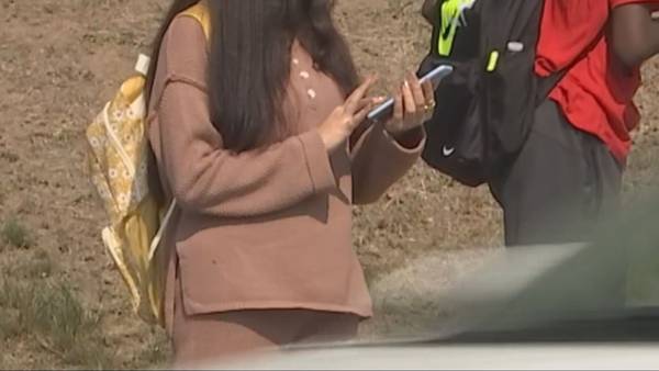 VIDEO: Parents receive goodbye text during lockdown