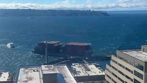 RAW: Barge hits Seattle Waterfront barrier