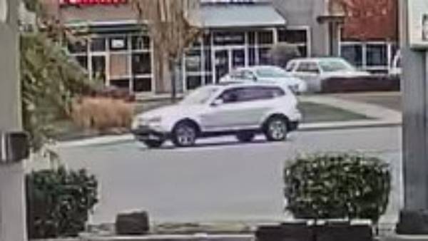 Everett police looking for hit-and-run driver who injured pedestrian