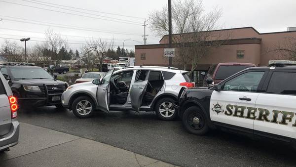 Renton police arrest mother, daughter for alleged robbery and carjacking