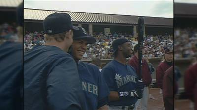 Cincinnati Reds on X: #OTD in #Reds history, 2000: Ken Griffey Jr. becomes  the youngest player to reach 400 home runs with a solo shot against the  Rockies at Coors Field.  /