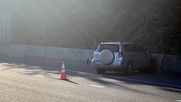 End of police chase slows traffic on eastbound SR 520