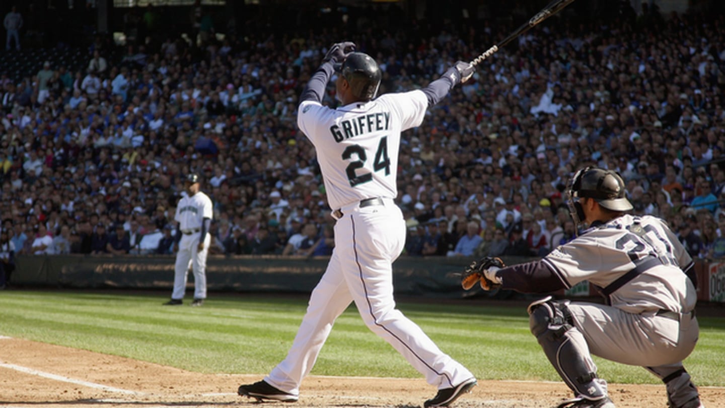 On this day: Ken Griffey Jr. retires from baseball in 2010 – KIRO 7 News  Seattle