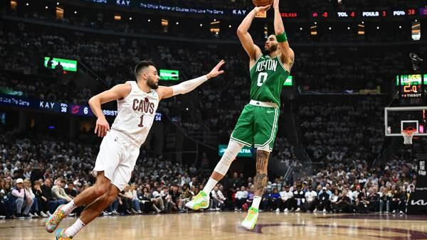 NBA playoffs: Jayson Tatum, Celtics hang on late to grab dominant win over Cavaliers in Game 3