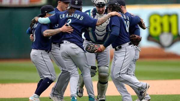 Mariners sweep A’s in fourth straight comeback win on the road