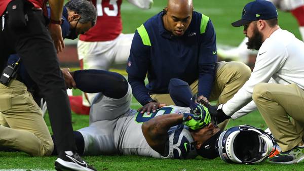 Seahawks’ Diggs breaks right leg, dislocates ankle