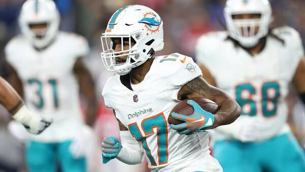 Dolphins WR Jaylen Waddle reportedly clears concussion protocol, available for Week 4 matchup with Bills