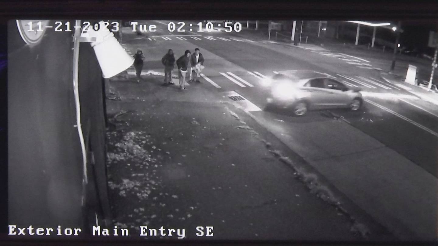 车辆撞破格林伍德大麻店，盗贼带走1万美元的货物后逃离现场