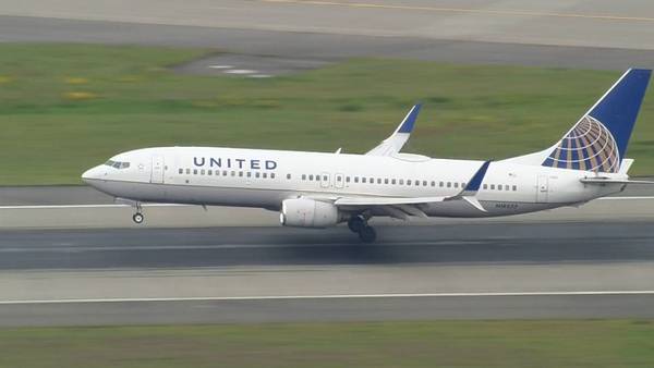 VIDEO: United flight makes cautionary landing after a cracked windshield after takeoff