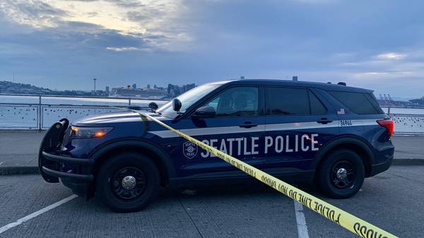 Seattle police search for suspects in West Seattle shooting that left one dead, another injured