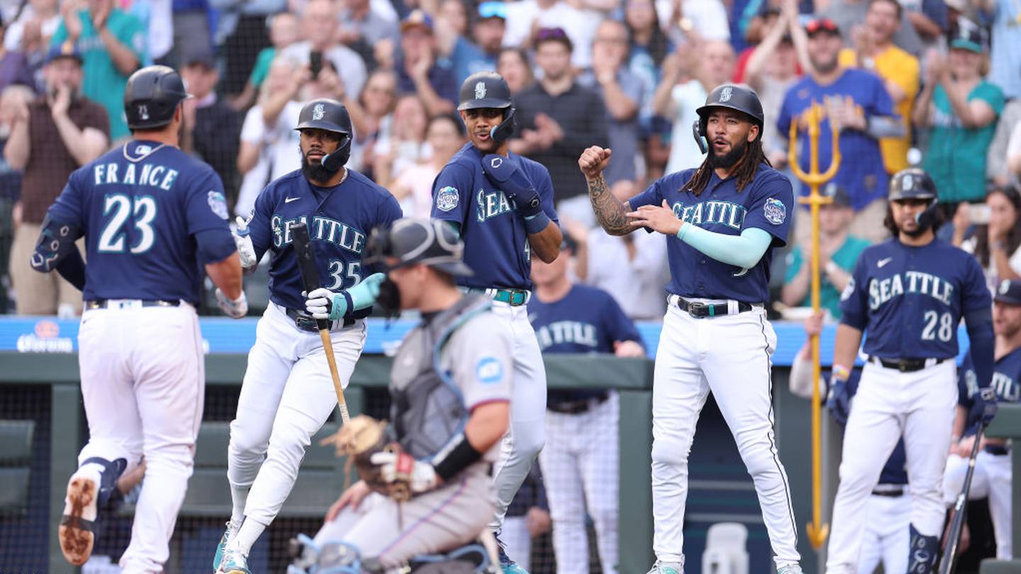 Miller anchors 1-hitter, Mariners top Marlins 8-1 as Arraez's