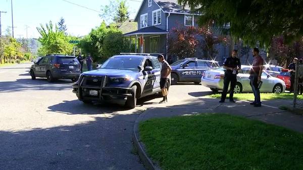 VIDEO: Car stolen with child inside in Seattle’s Ballard neighborhood, witnesses say