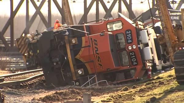 RAW: Scene of train derailment, diesel spill in Anacortes 3/16/23