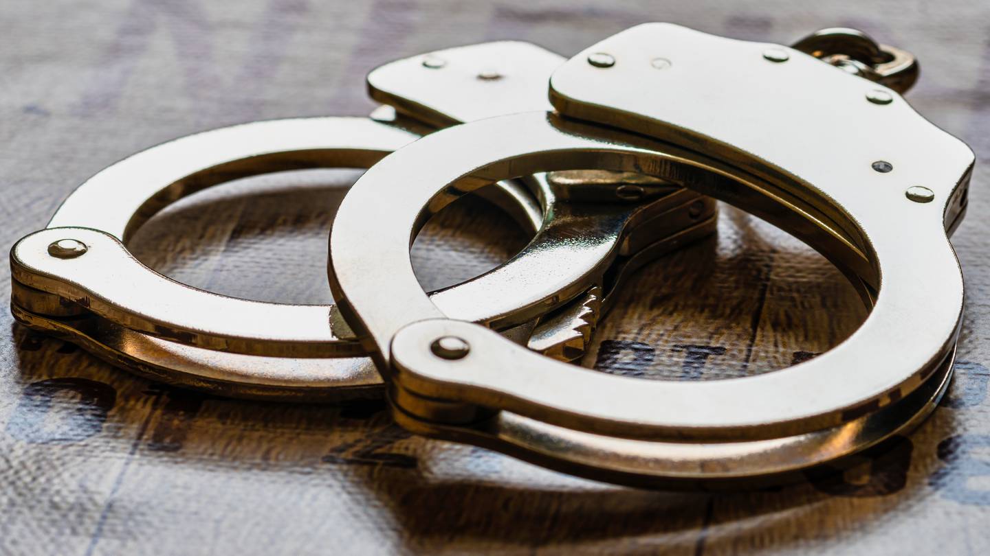 女子因在金县公交车碰撞事故中谎报受伤而因保险欺诈被捕 – KIRO 7 新闻西雅图