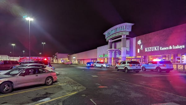 Man shot outside Tacoma Mall