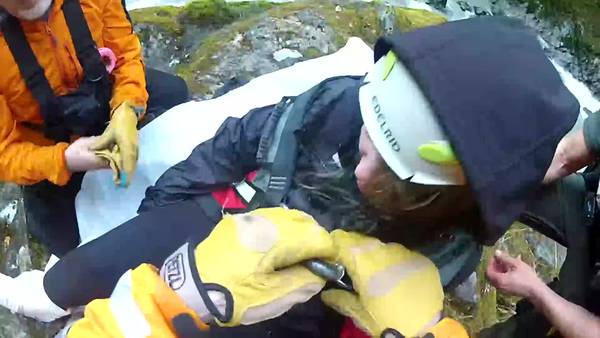 RAW: Snohomish County Helicopter Rescue Team rescues hiker on Robe Canyon Trail