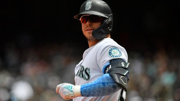 Mariners place France on injured list due to elbow strain