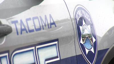 Man arrested after driving through barricades of Santa parade in Tacoma