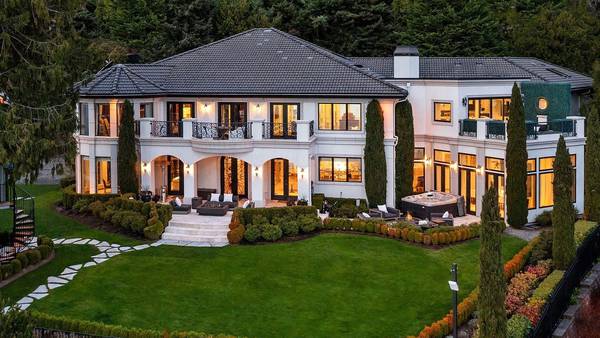 Russell Wilson puts $28 million Bellevue mansion up for sale