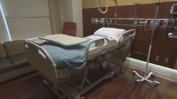 COVID-19 hospitalizations falling throughout Washington