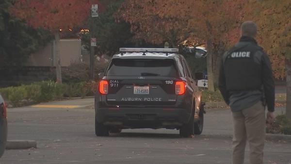 Man critically injured in shooting in Auburn parking lot