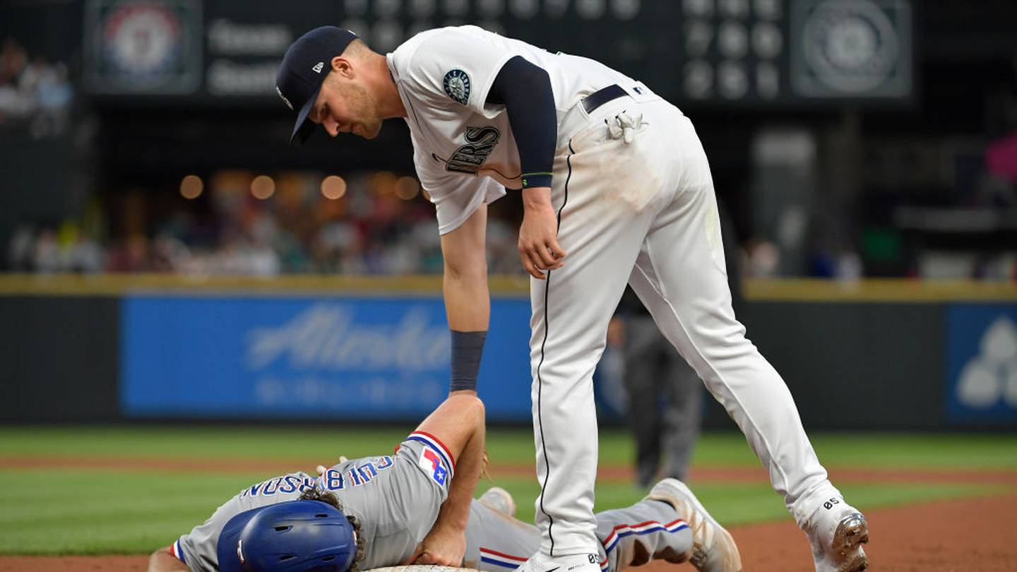 John Hicks homers twice, Rangers snap Seattle skid with 7-3 win