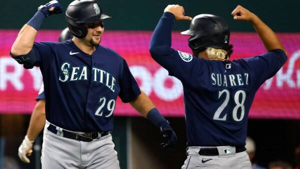Mariners win 14th in row, Rodríguez key hit to beat Rangers