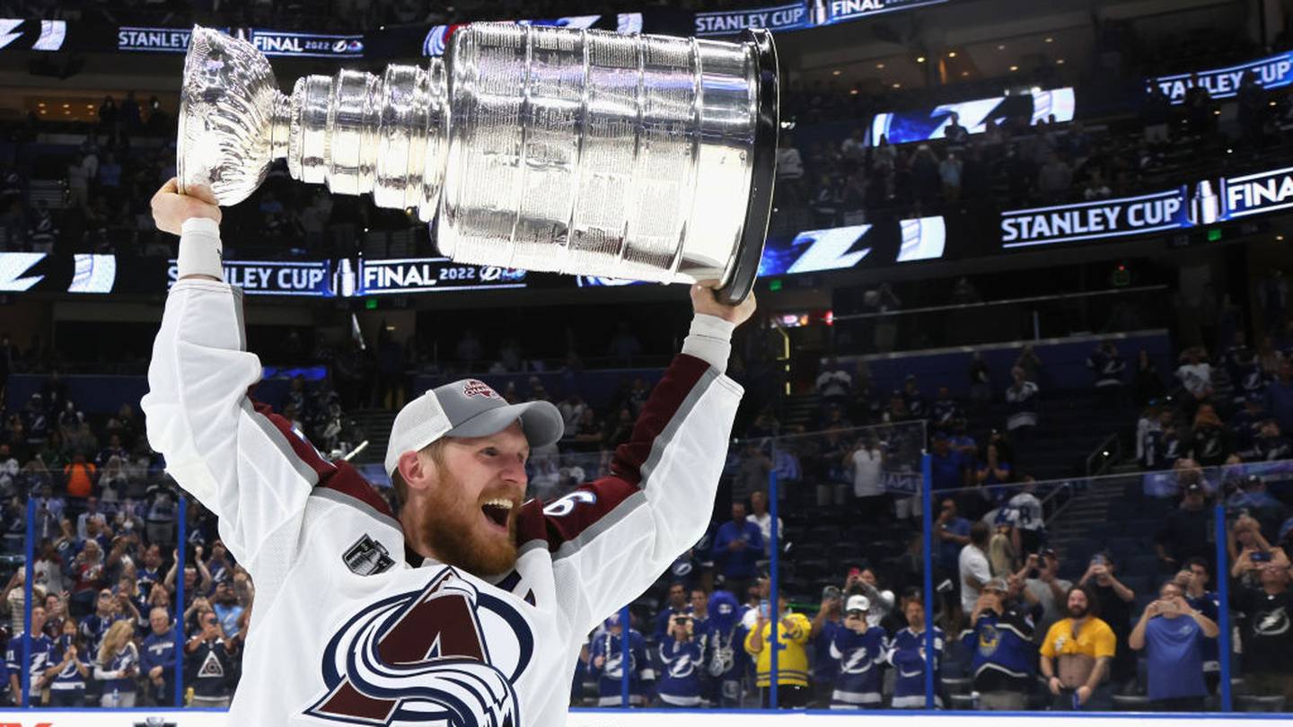 Stanley Cup pops up in Corona del Mar – Orange County Register 