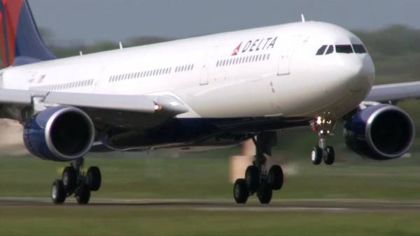Delta cuts flights as Memorial Day weekend travel kicks off
