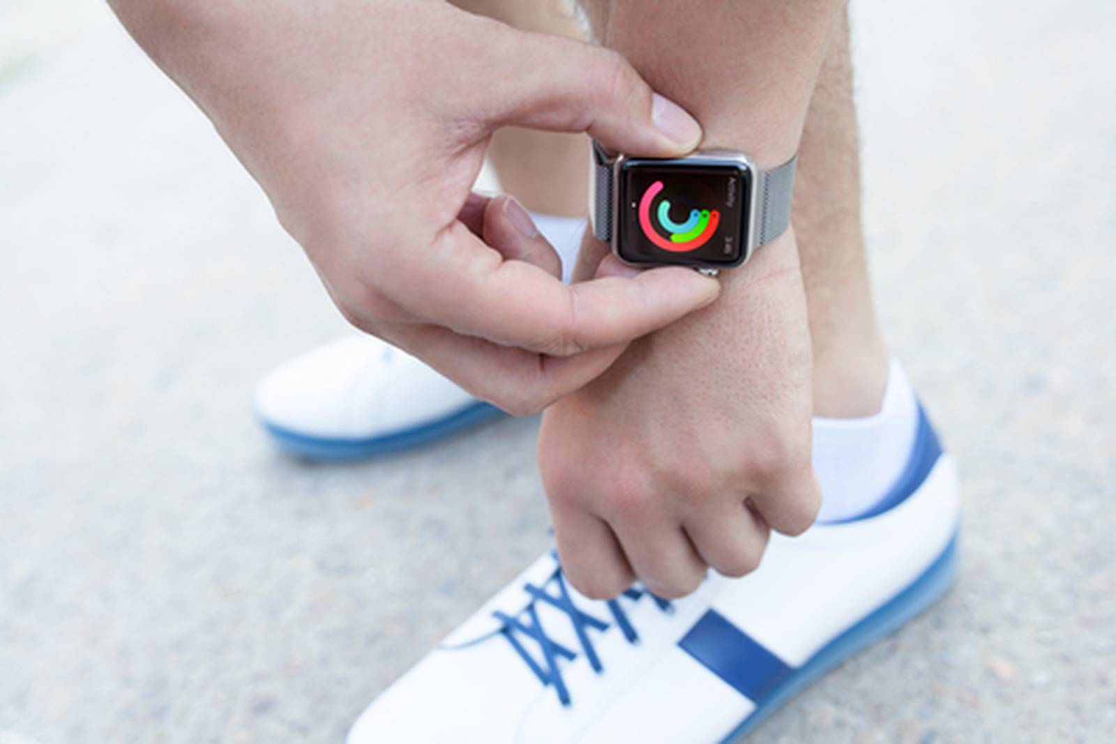 fitbit or apple watch for heart rate