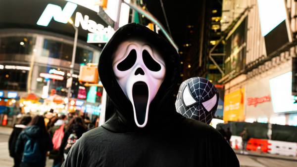 Florida high school student wears ‘Scream’ costume, brings fake knife to school