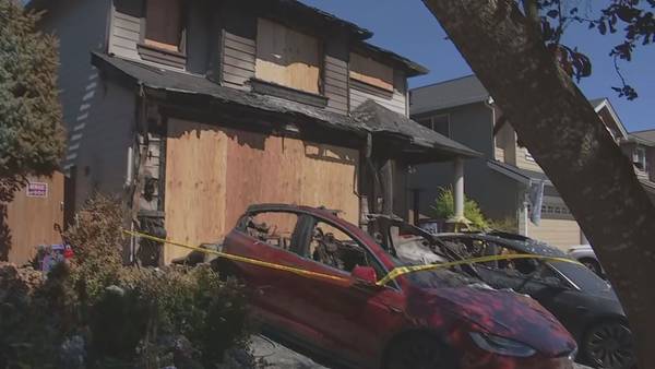 VIDEO: Lynnwood home, 2 Teslas destroyed by fire