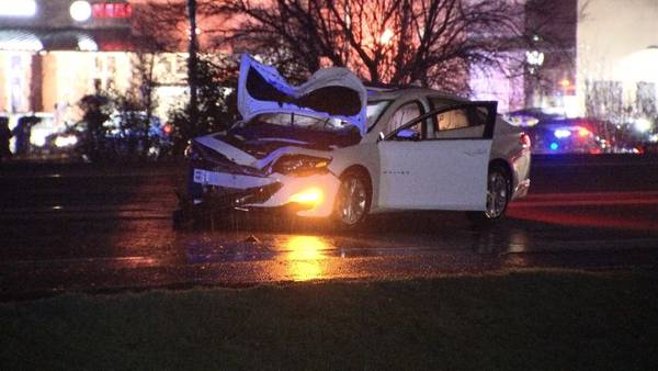 VIDEO: Driver arrested after 2 pedestrians killed in Arlington