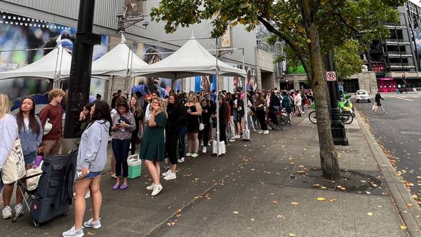 Fans line up for hours to score exclusive Taylor Swift gear