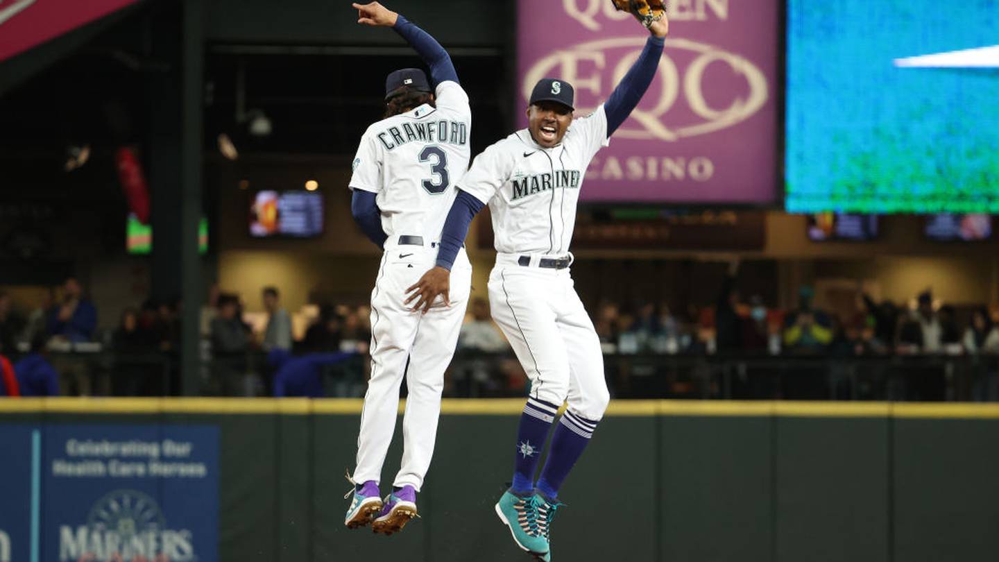 Chris Flexen's defensive mishap, quiet bats send Mariners to second loss in  row